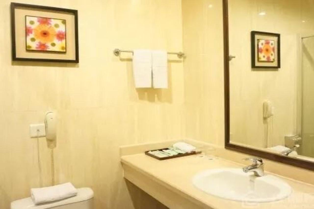 Raystar Hotel Guangzhou Exterior photo
